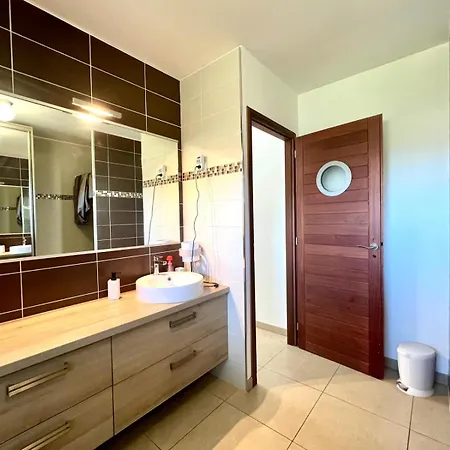 Avec Piscine A Pour 6 Personnes Алерия