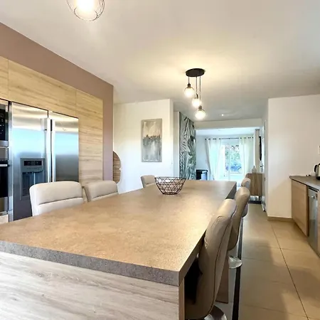 Avec Piscine A Pour 6 Personnes
