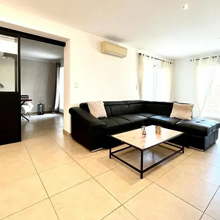 Villa Avec Piscine A Pour 6 Personnes Aleria (Corsica)