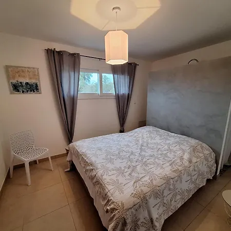 Villa Avec Piscine A Pour 6 Personnes